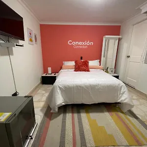 Hermoso Y Nuevo Alojamiento Laureles, Habitación Privada Habitación en casa particular