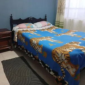 Med Habitación en casa particular Bogotá