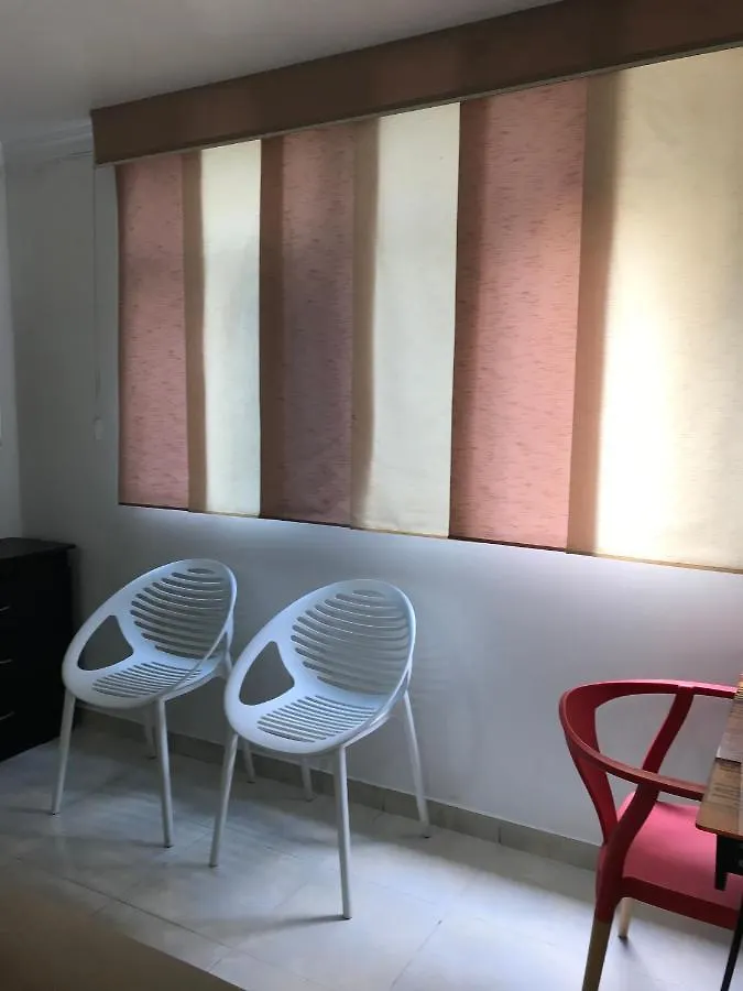 Apartamentos Amoblados Jg De La 70 Medellín 0*,