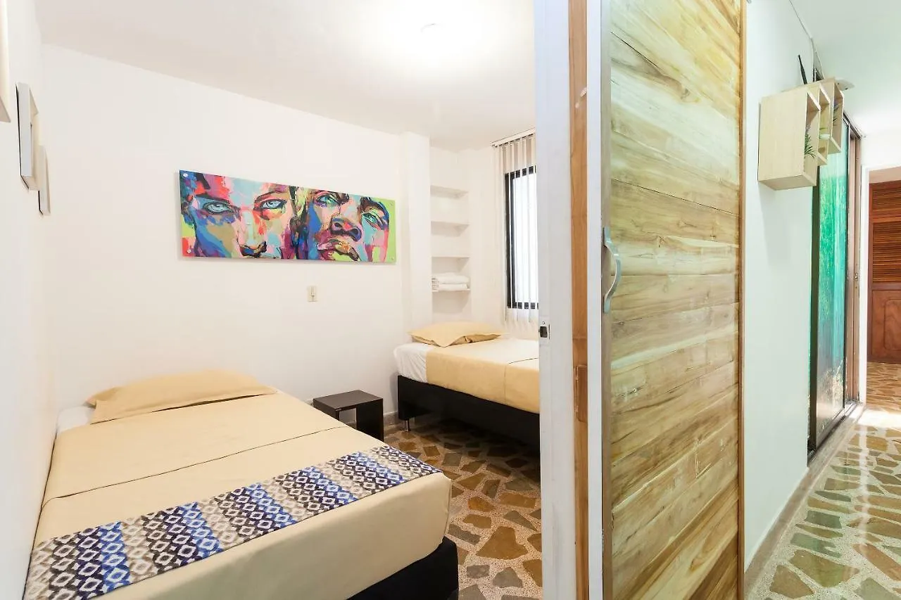 Apartamentos Amoblados Jg De La 70 Medellín 0*,