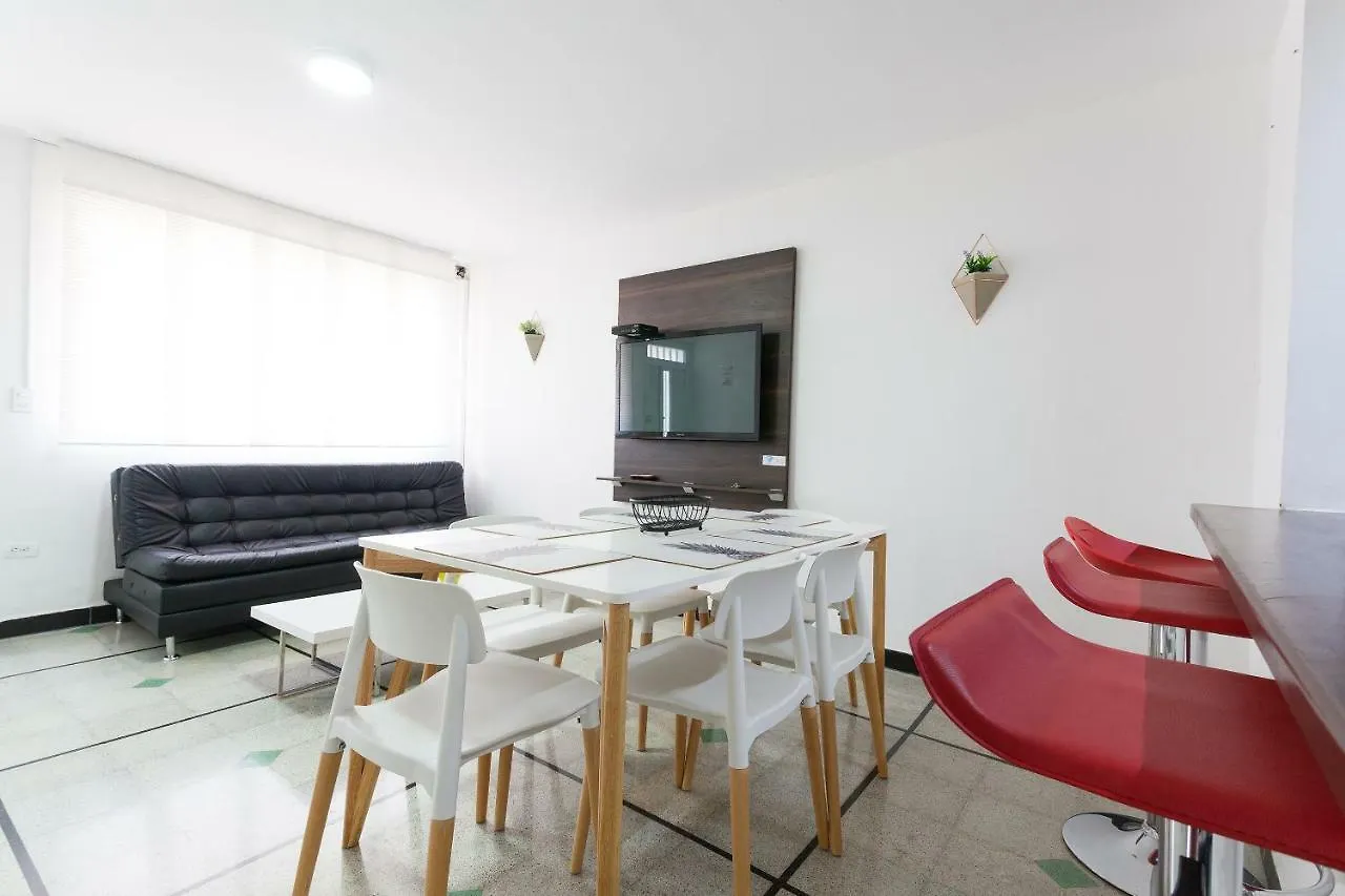 Apartamentos Amoblados Jg De La 70 Medellin 0*,