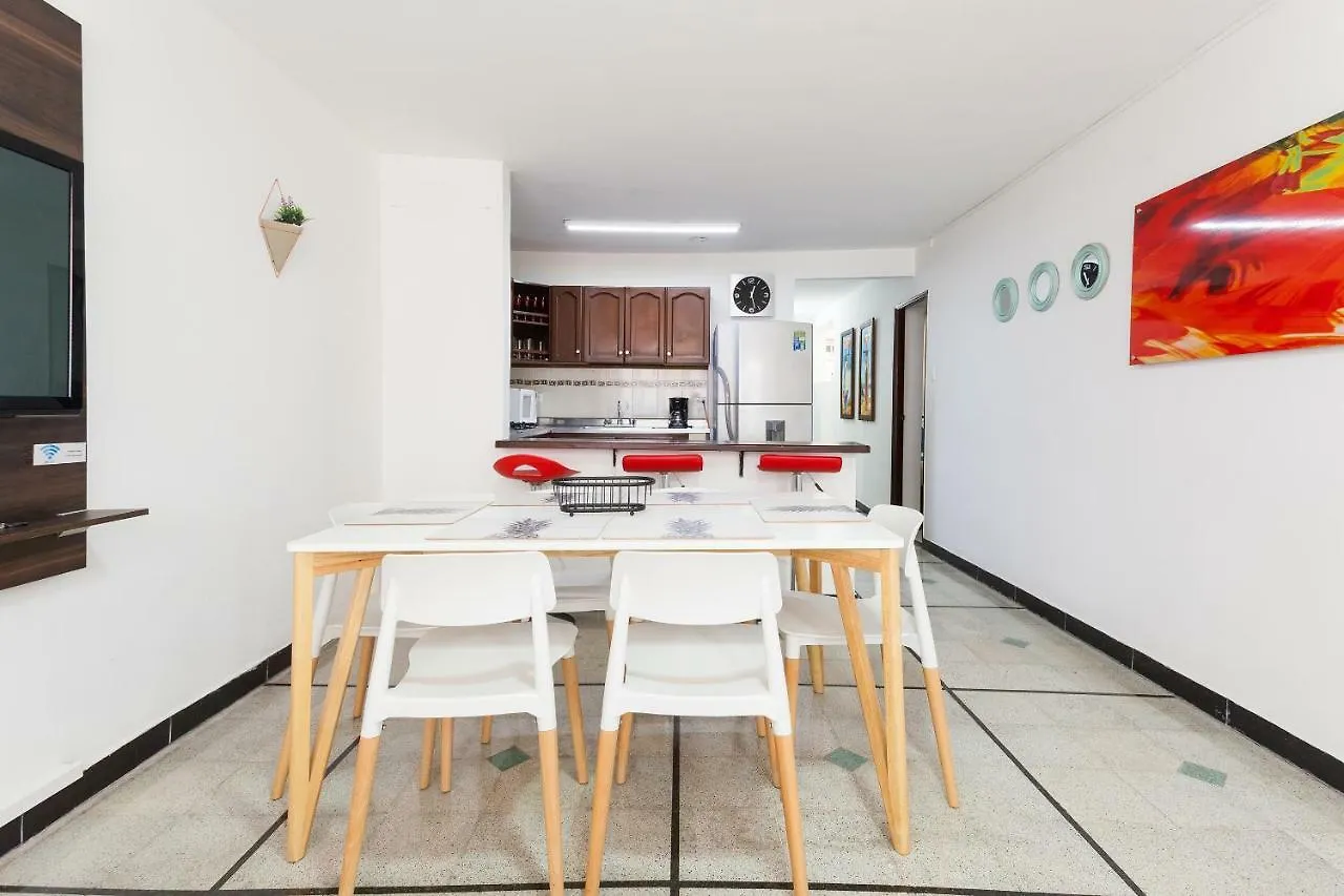 Apartamentos Amoblados Jg De La 70 Medellín 0*,