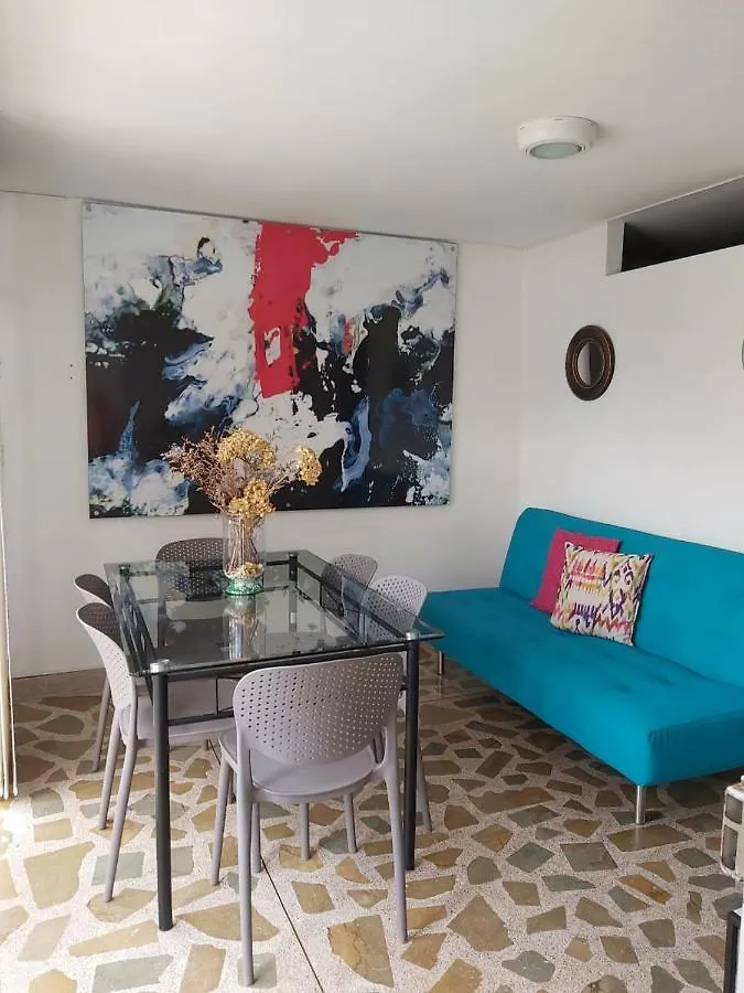 Apartamentos Amoblados Jg De La 70 Medellín 0*,
